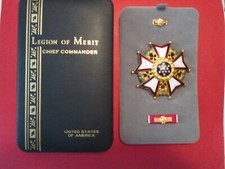 Legion of Merit Chief Commander medal badge in case with rbar and lapel pin LOM