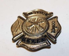 VINTAGE U.S. AIR FORCE ACADEMY FIRE FIGHTER PIN BADGE USAF FIRE DEPARTMENT LAPEL