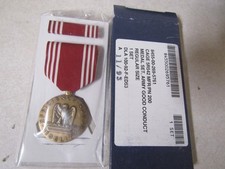 US MILITARY INSIGNIA MEDAL AWARD &RIBBON IN ORIGINAL BOX ARMY GOOD CONDUCT
