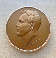 Table Medal – Yuri Gagarin, the First Cosmonaut – Vintage USSR, Leningrad Mint